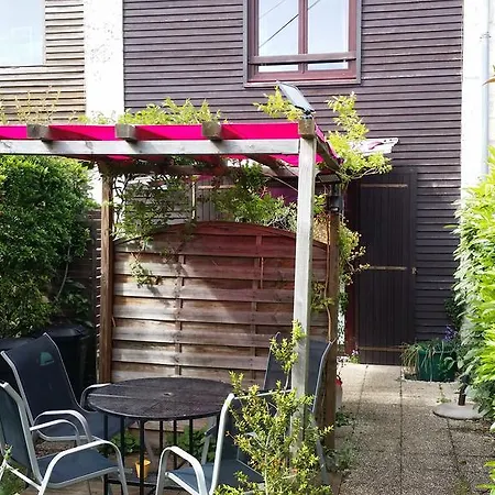 Duplex14H 1Er Etage Jardinet 1 Parking Ou Studio14B Rdc Terrasse Sans Parking La Rochelle  Exterior photo