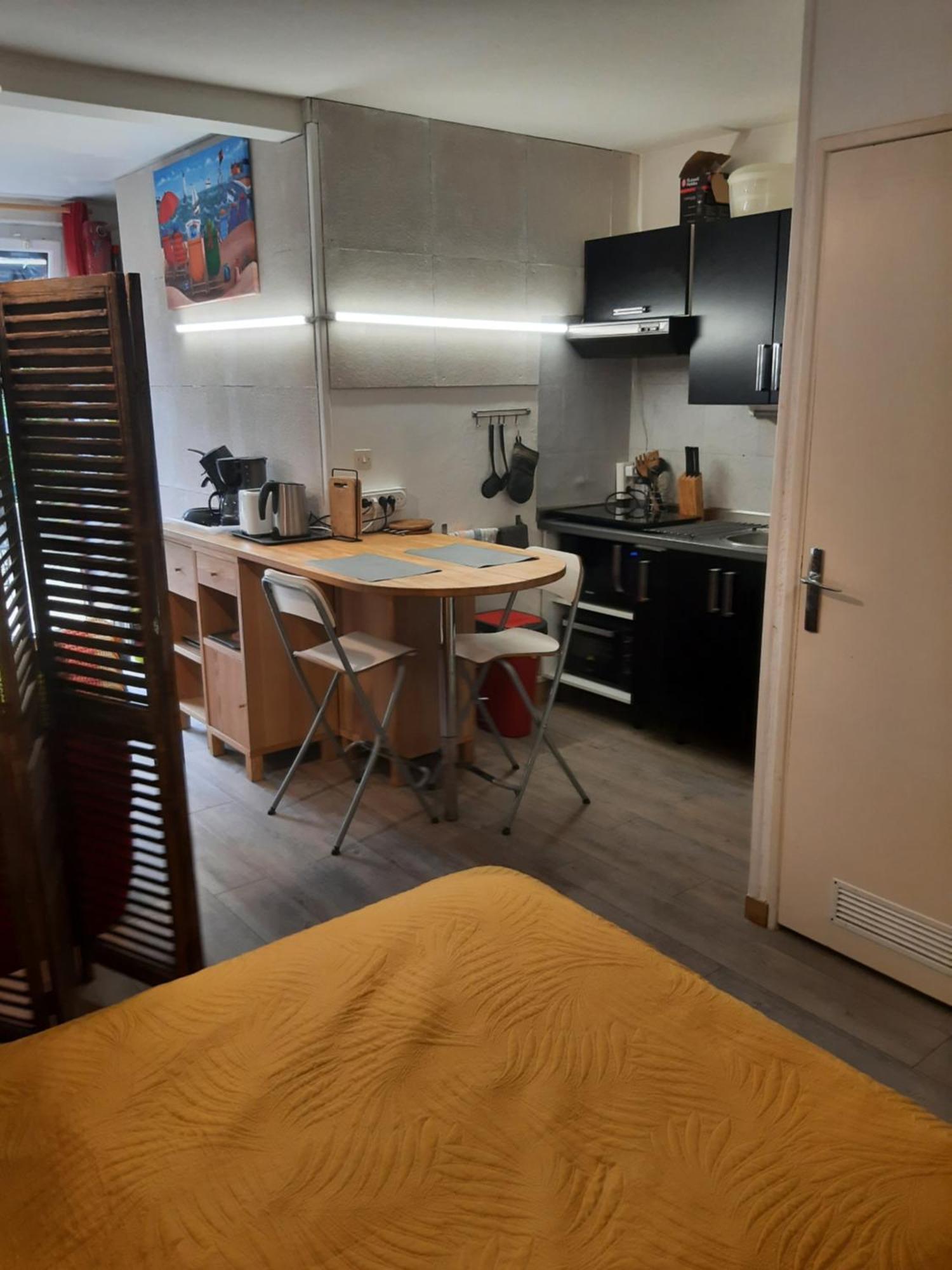 Duplex14h 1er Etage Jardinet 1 Parking Ou Studio14b Rdc Terrasse Sans Parking Apartment La Rochelle (Charente-Maritime)