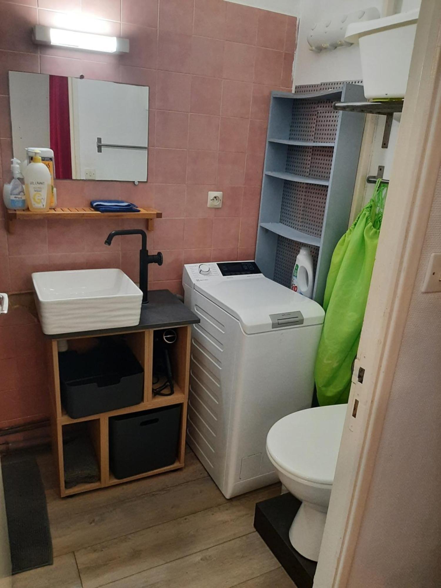Apartment Duplex14h 1er Etage Jardinet 1 Parking Ou Studio14b Rdc Terrasse Sans Parking La Rochelle (Charente-Maritime)