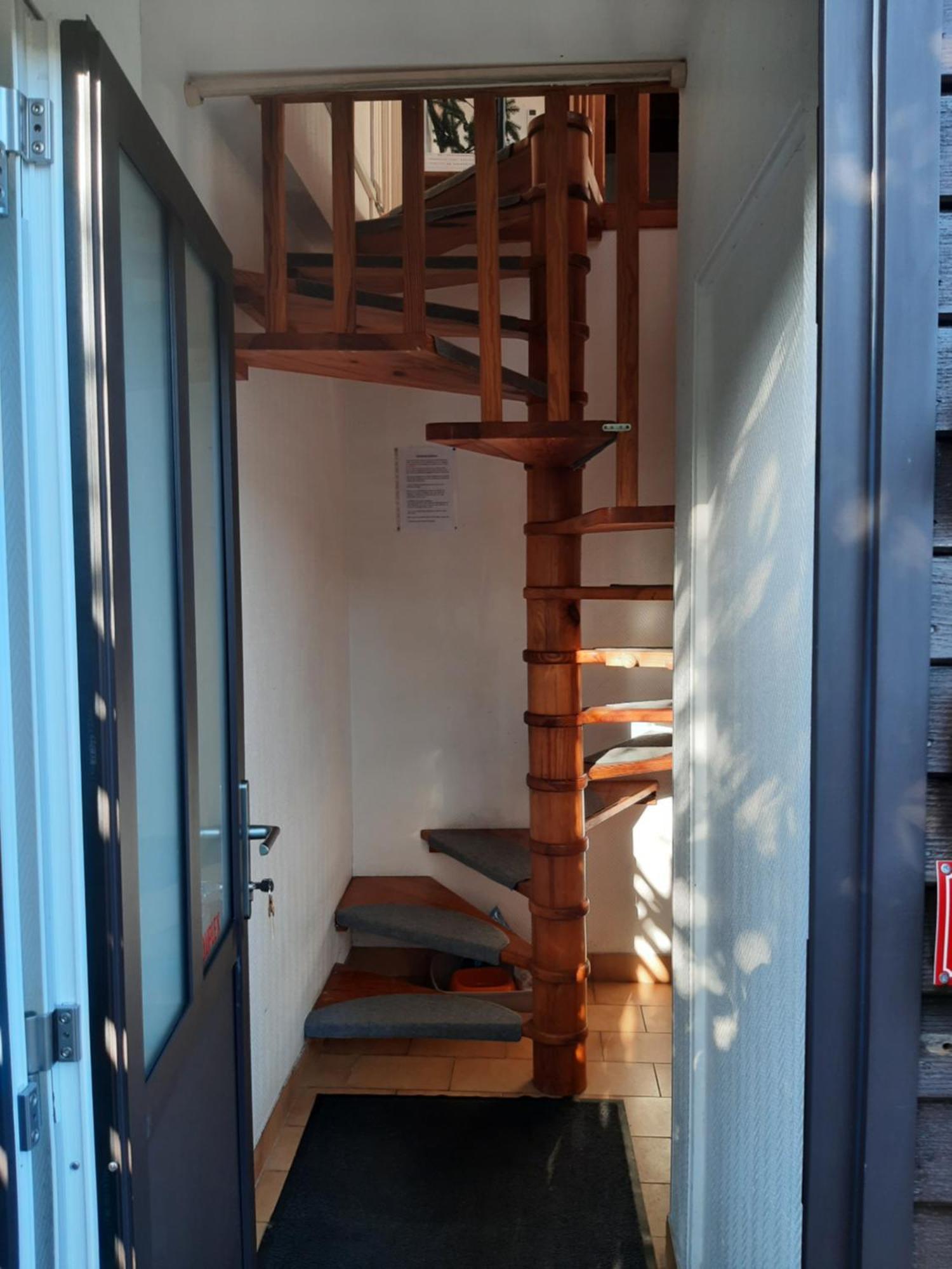 Duplex14h 1er Etage Jardinet 1 Parking Ou Studio14b Rdc Terrasse Sans Parking Apartment