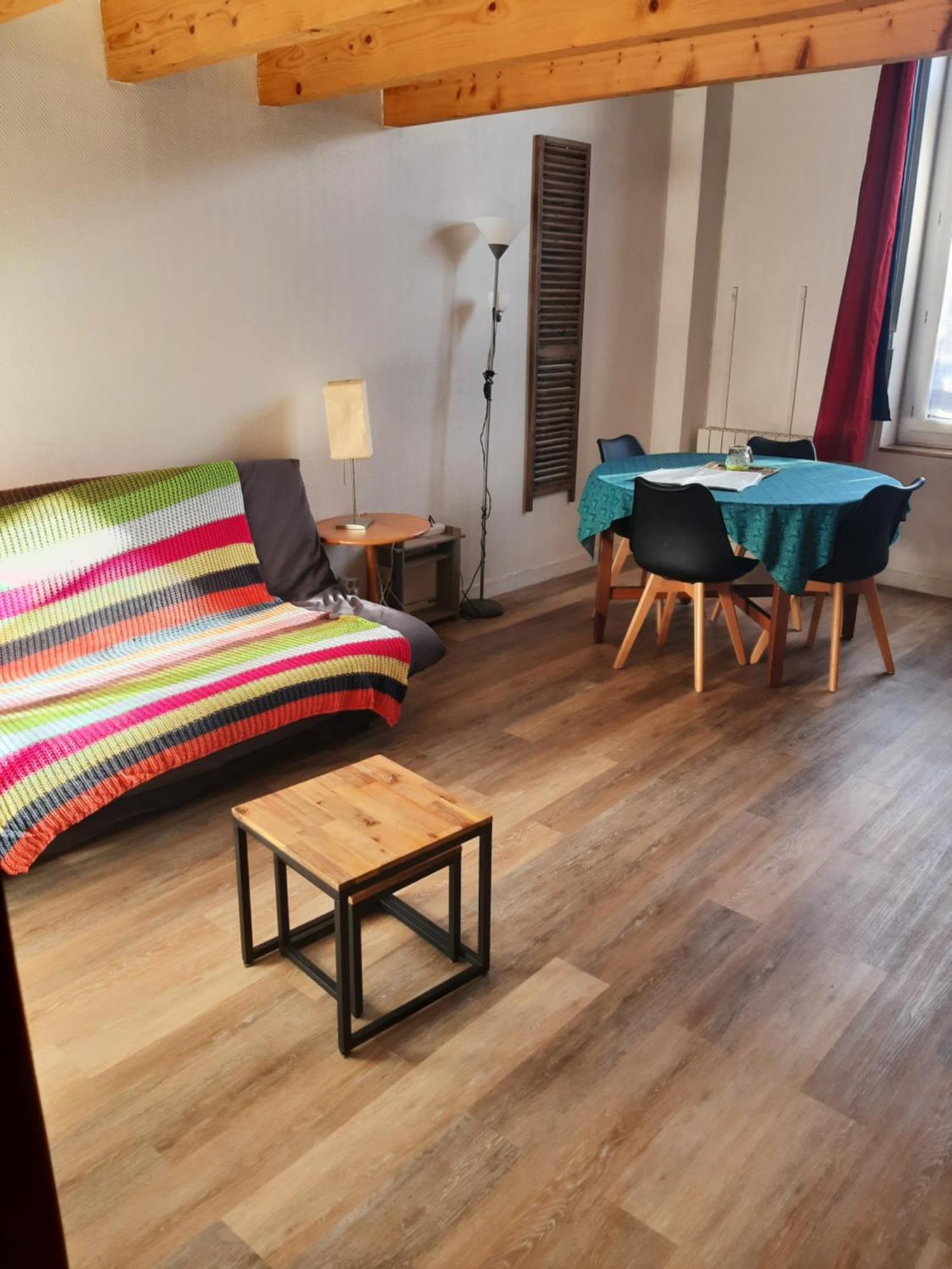 Duplex14h 1er Etage Jardinet 1 Parking Ou Studio14b Rdc Terrasse Sans Parking * La Rochelle (Charente-Maritime)