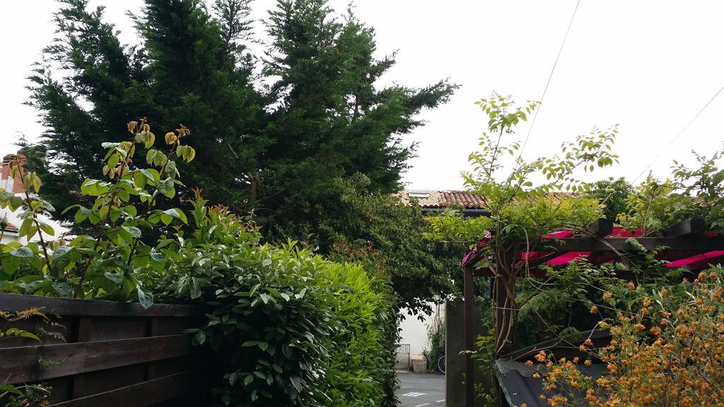 Duplex14h 1er Etage Jardinet 1 Parking Ou Studio14b Rdc Terrasse Sans Parking Apartment La Rochelle (Charente-Maritime)